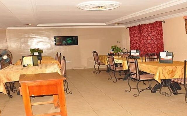 Shadlat International Hotel