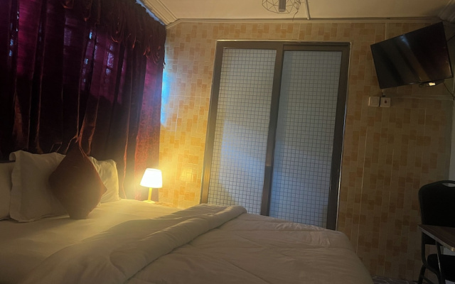 Paskandy Hotel