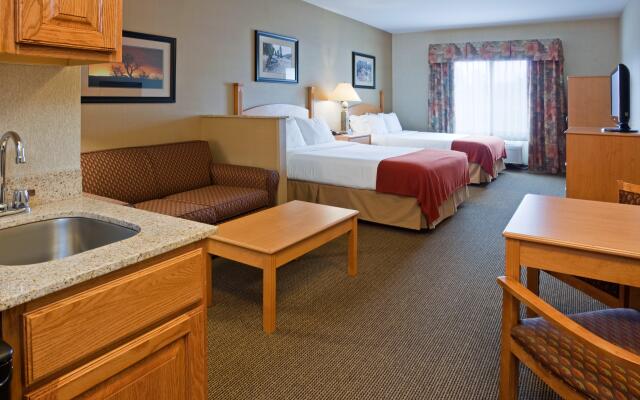 Holiday Inn Express Hotel & Suites Custer