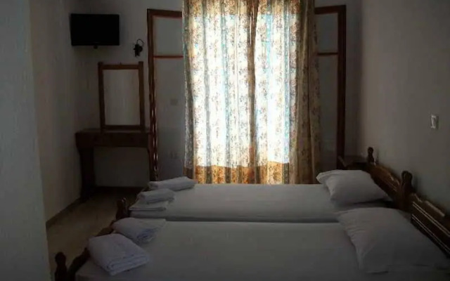 Roza Studios