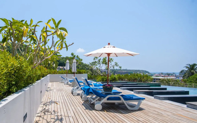 Seaview modern Apartment at Karon Hill