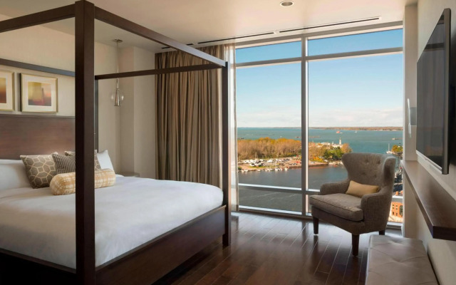 Buffalo Marriott at LECOM HARBORCENTER