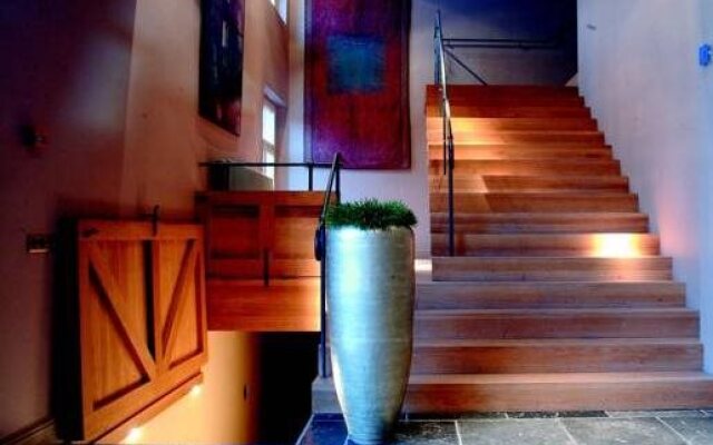 De Barrier - Different Hotels