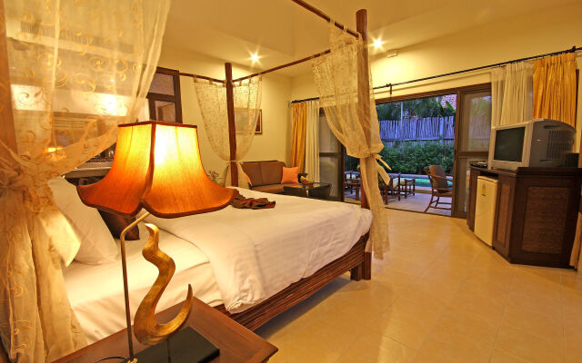 Villa Raya Private Pool Villas Resort