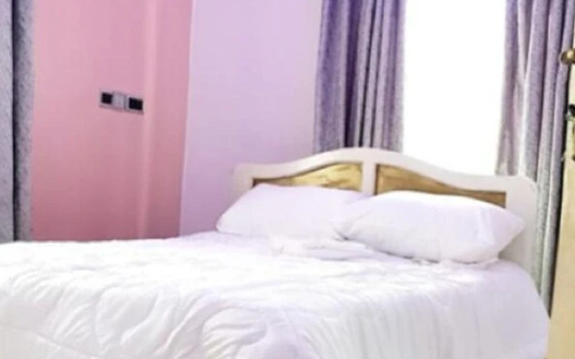 Immaculate 3-bed House in Owerri With Garden