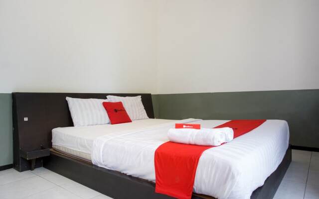 Villa Ratu by RedDoorz