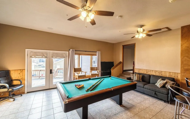 Redbud Retreat Amenity-filled Waterfront Home!