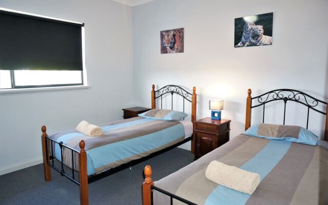 Ningaloo Breeze Villa 6