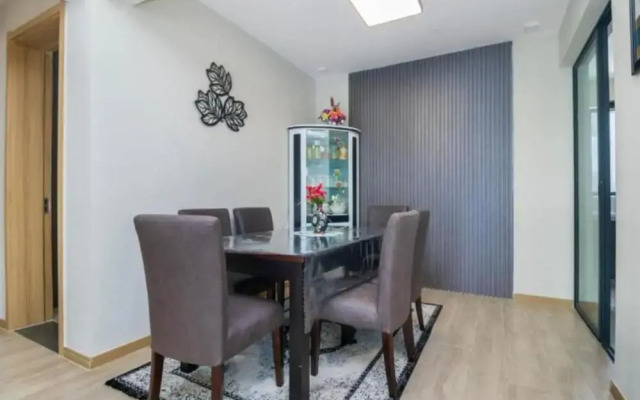 Studio Apartment by Away Homes Rentals