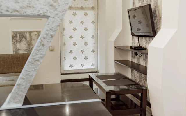 Transitional Havryky Apartment