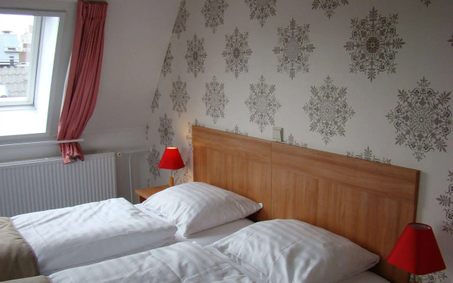 Rho Hotel
