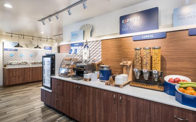 Holiday Inn Express Hotel & Suites Gananoque by IHG