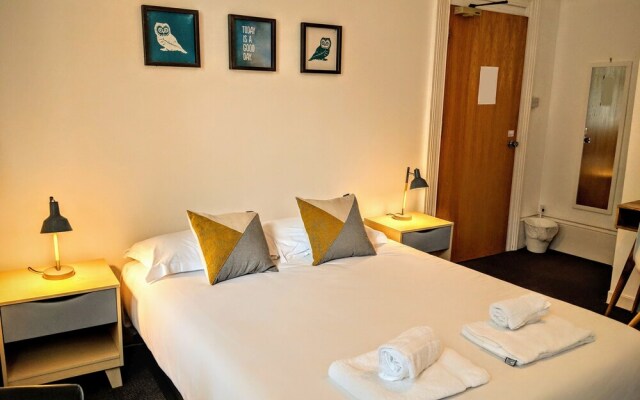 Alvia Hotel