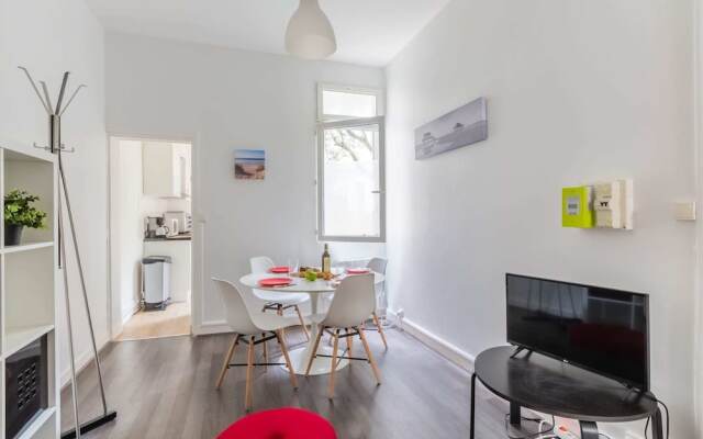 Homely Apartment Near Place de la Victoire