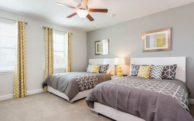 Reunion Raven by Vtrips