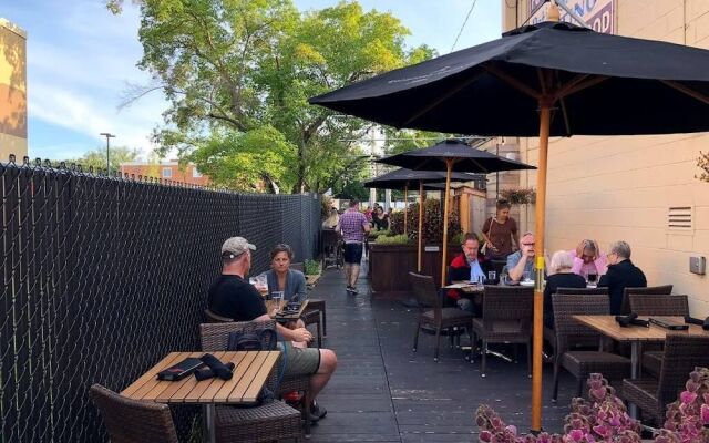 New-20p off-Uptown Love MPLS next to Fun