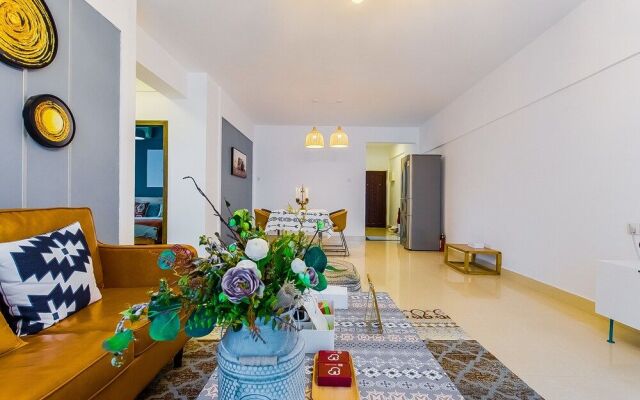 Locals Boutique Apartment Jiuzhou Port.7