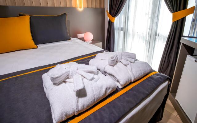 Saint Star Kemer - Adult Only +16