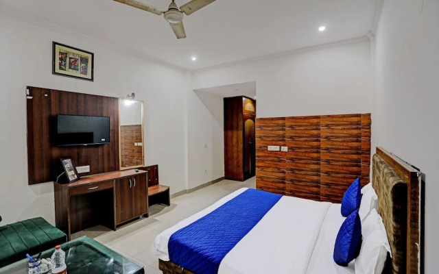 Roomshala 020 Hotel Black Stone