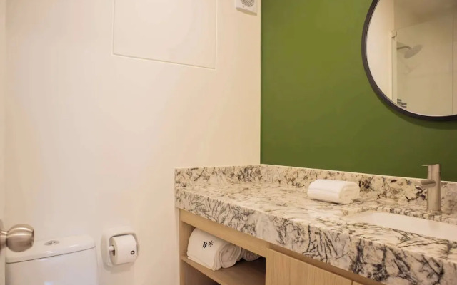 w Elegant 2BR w/ Great Balcony in Miraflores