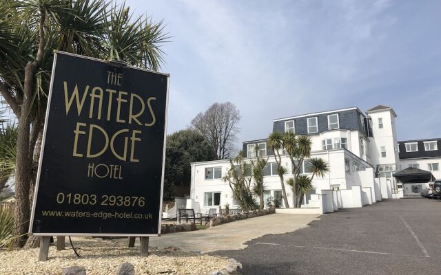 Waters Edge Hotel