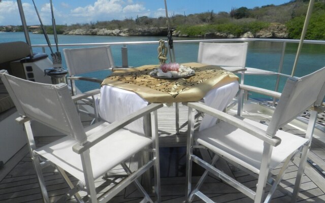 Domicil Yacht Hotel