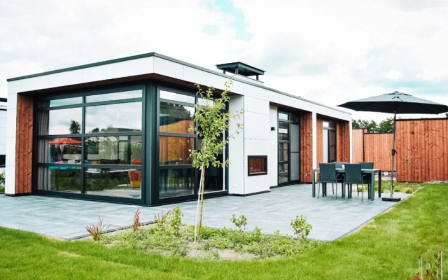 Luxury Waterfront Escape