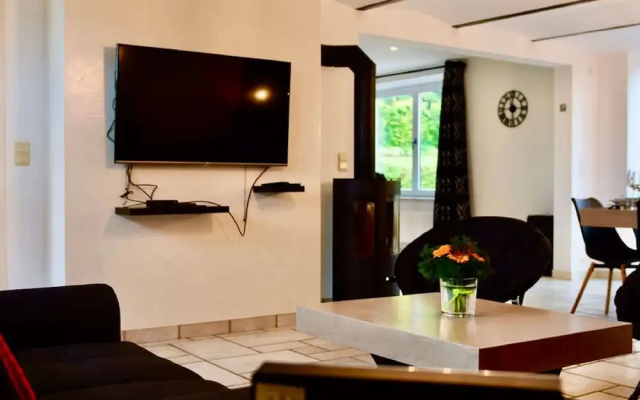 Tranquil Holiday Home in Manhay with Hot Tub near Ski Area