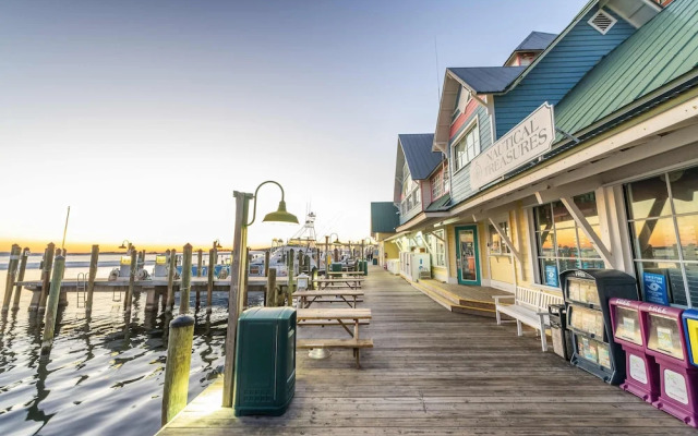 Golf Cart & Private Pool!