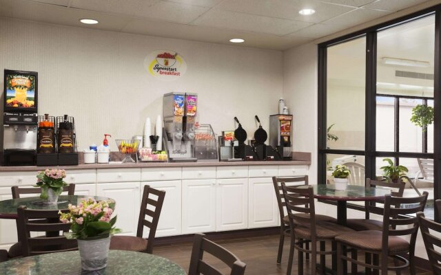 Super 8 Aurora/Naperville Area