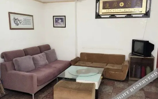 Qingmeikai Hostel