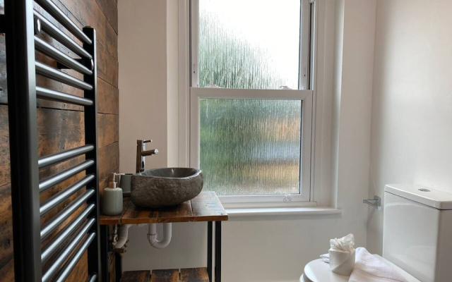 De Parys Serviced Flat in Bedford 4