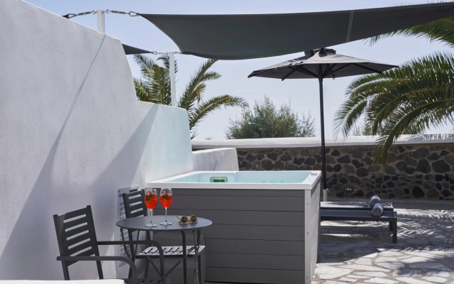 Mr and Mrs White Oia – Santorini