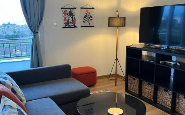 McKenzi Gold 2 bedrooms
