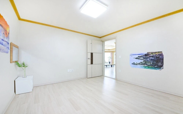 Gyeongju Oceanville Pension