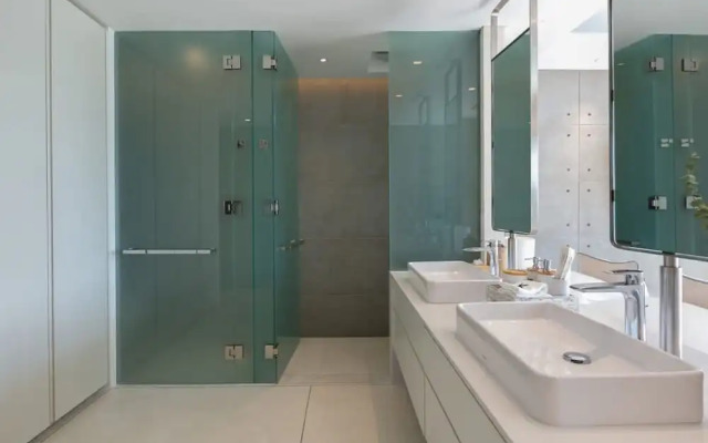 Syrah 3-bedroom Beachfront Villa in Koh Samui