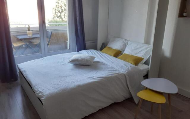 Studio Balcon Proche Hypercentre de Narbonne