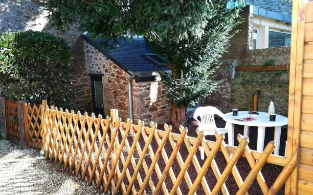 House With one Bedroom in Saint-jacut-de-la-mer, With Enclosed Garden and Wifi - 30 m From the Beach