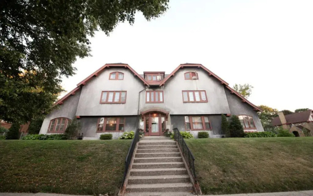 The Leonard at Logan House