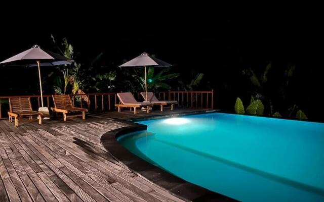 Sunset Hill Lembongan