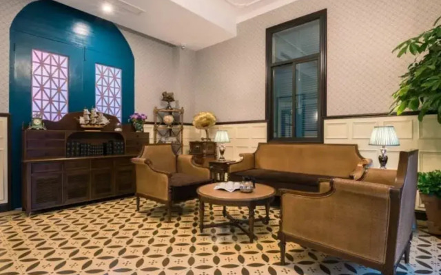 Film and Television Theme Hostel