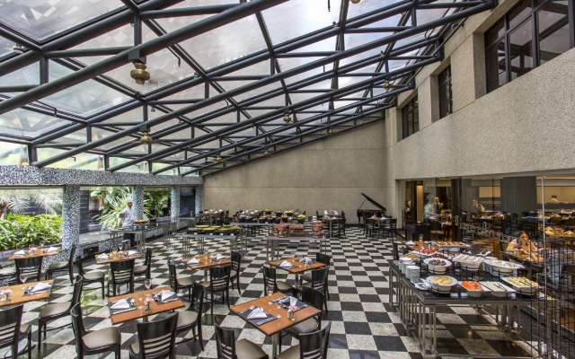 Estanplaza Funchal - Faria Lima