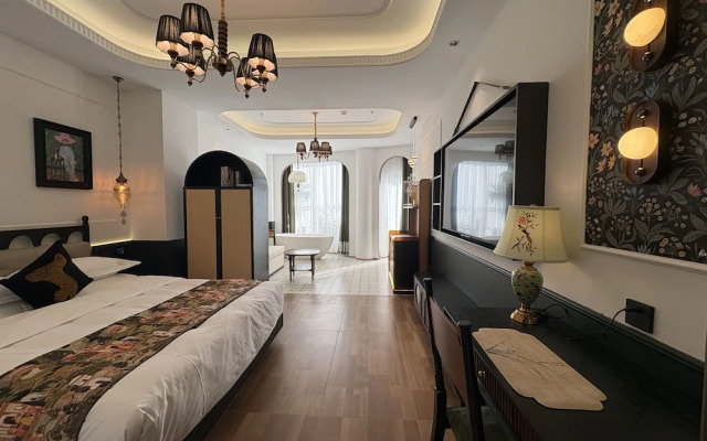 Vishan Garden Trendy Hostel