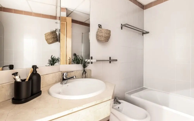 Marques - 1 Bedroom With Pool in Madrid