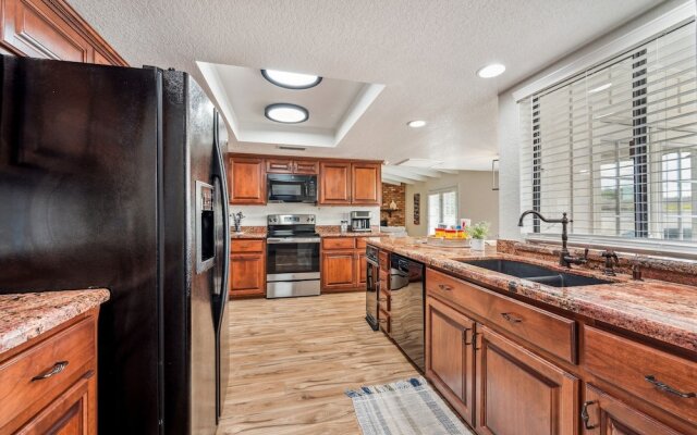 Kathleen House 4 Bedroom Home by RedAwning