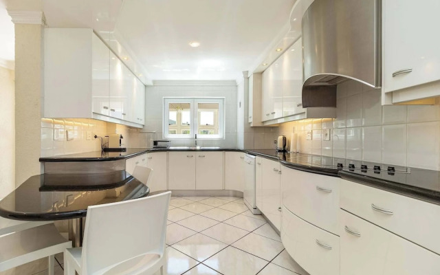 Beachfront Villa, Beach Club, Houtbay