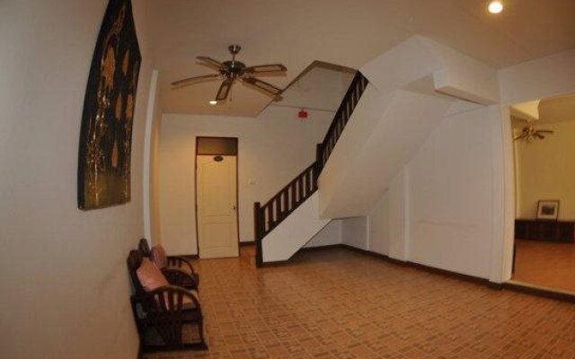 Family Boutique Home & Travel