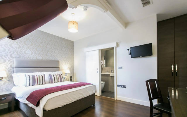 The Pillar Hotel