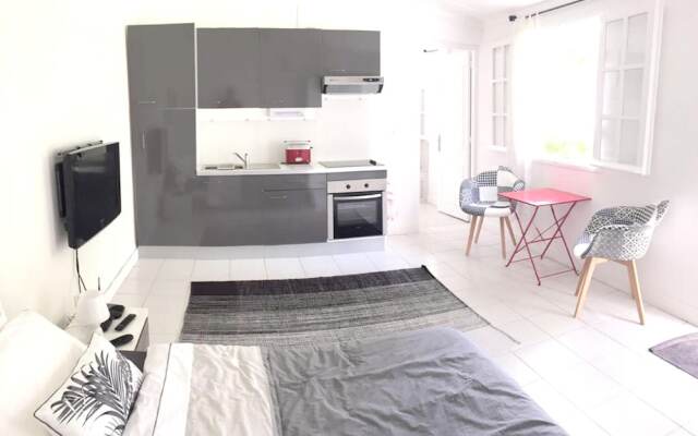 Studio in Boucan Canot, With Enclosed Garden and Wifi - 300 m From the