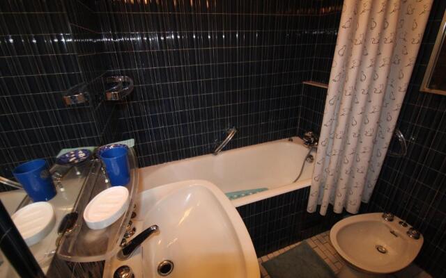 Le Maïtia Avec Les Cles De Saint Jean De Luz